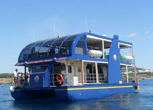  Bateau à fond transparent 